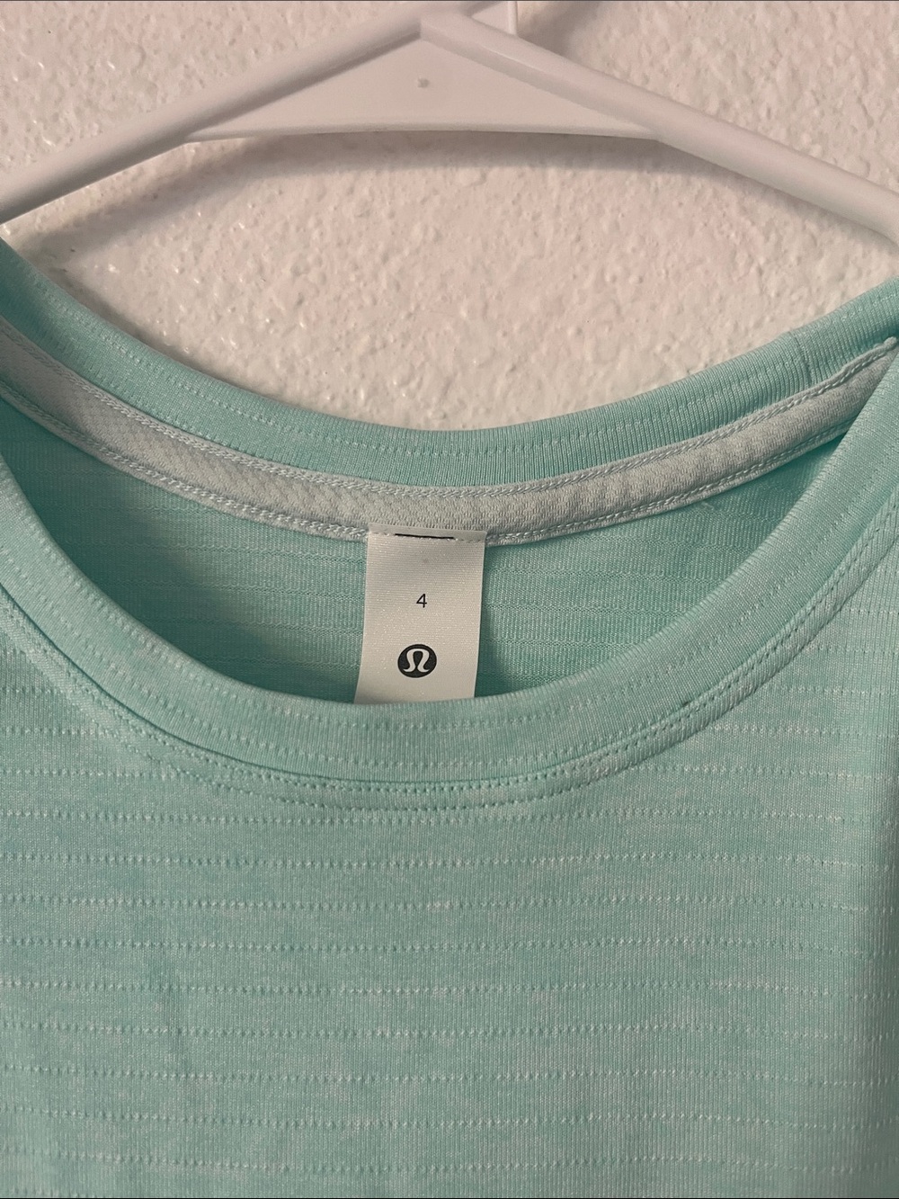 Lululemon Cinch Baby Blue Tank Top Size 4 - Picture 2 of 4